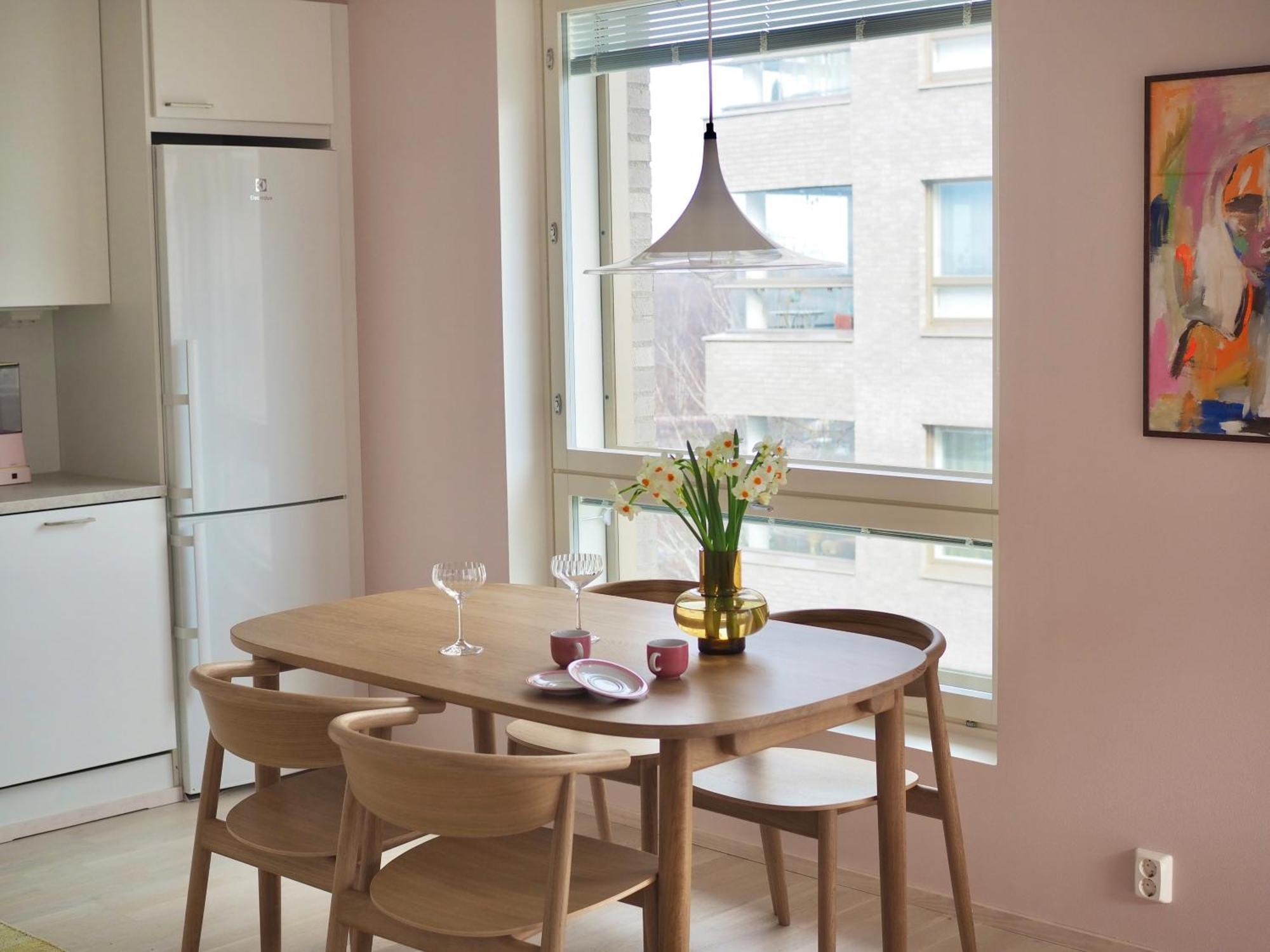 Candy-Colored Two-Room Condo With Sweet Views Helsinki Extérieur photo